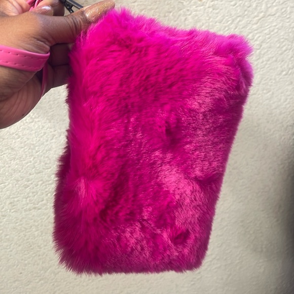 Faux Fur Wristlet - Picture 3 of 3